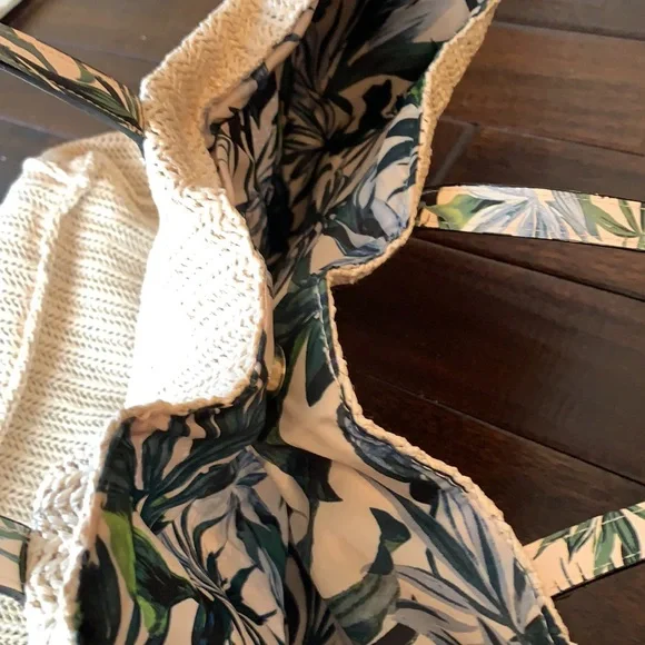 Victoria’s Secret Island Themed Large Tote Bag - Picture 6 of 7